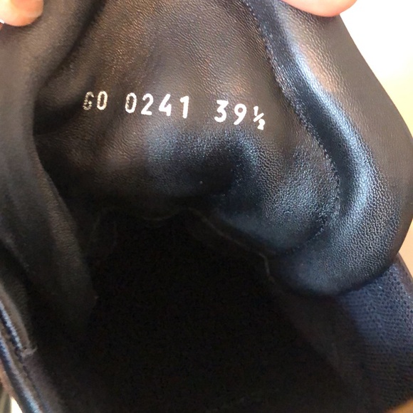 COPY - Louis Vuitton  Archlight sneakers 💕Super cute Mint condition 💅🏾 - Picture 5 of 16